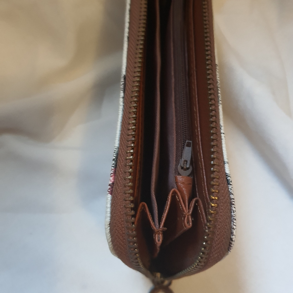 Wallet - Picture 5 of 5